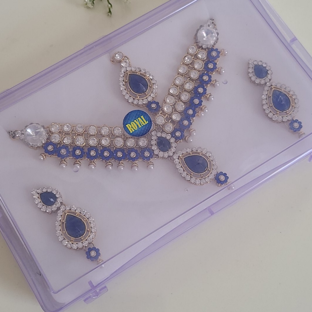 Necklace Set NIB - Picture 12 of 12